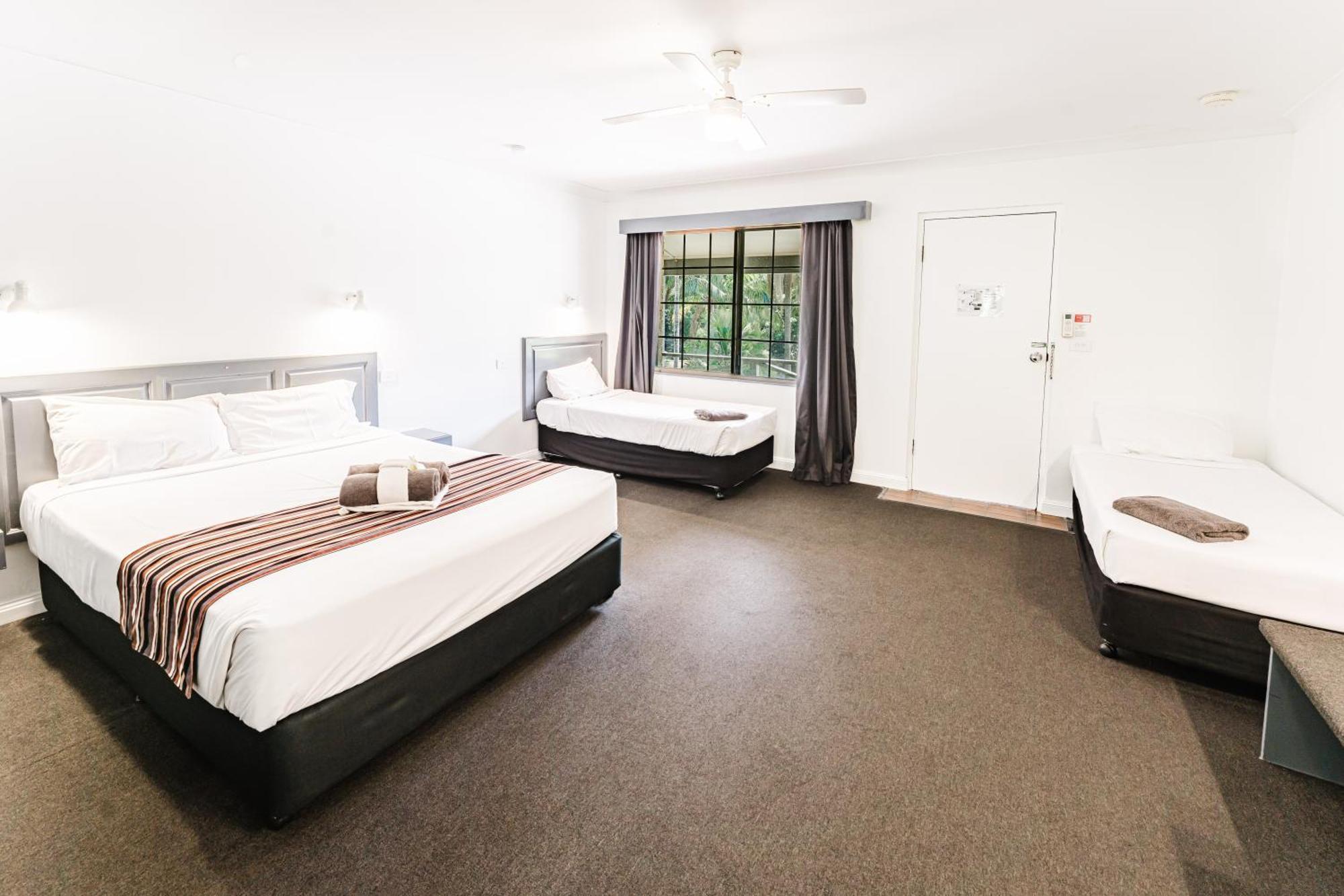 Country 2 Coast Motor Inn Κοφς Χάρμπουρ Εξωτερικό φωτογραφία