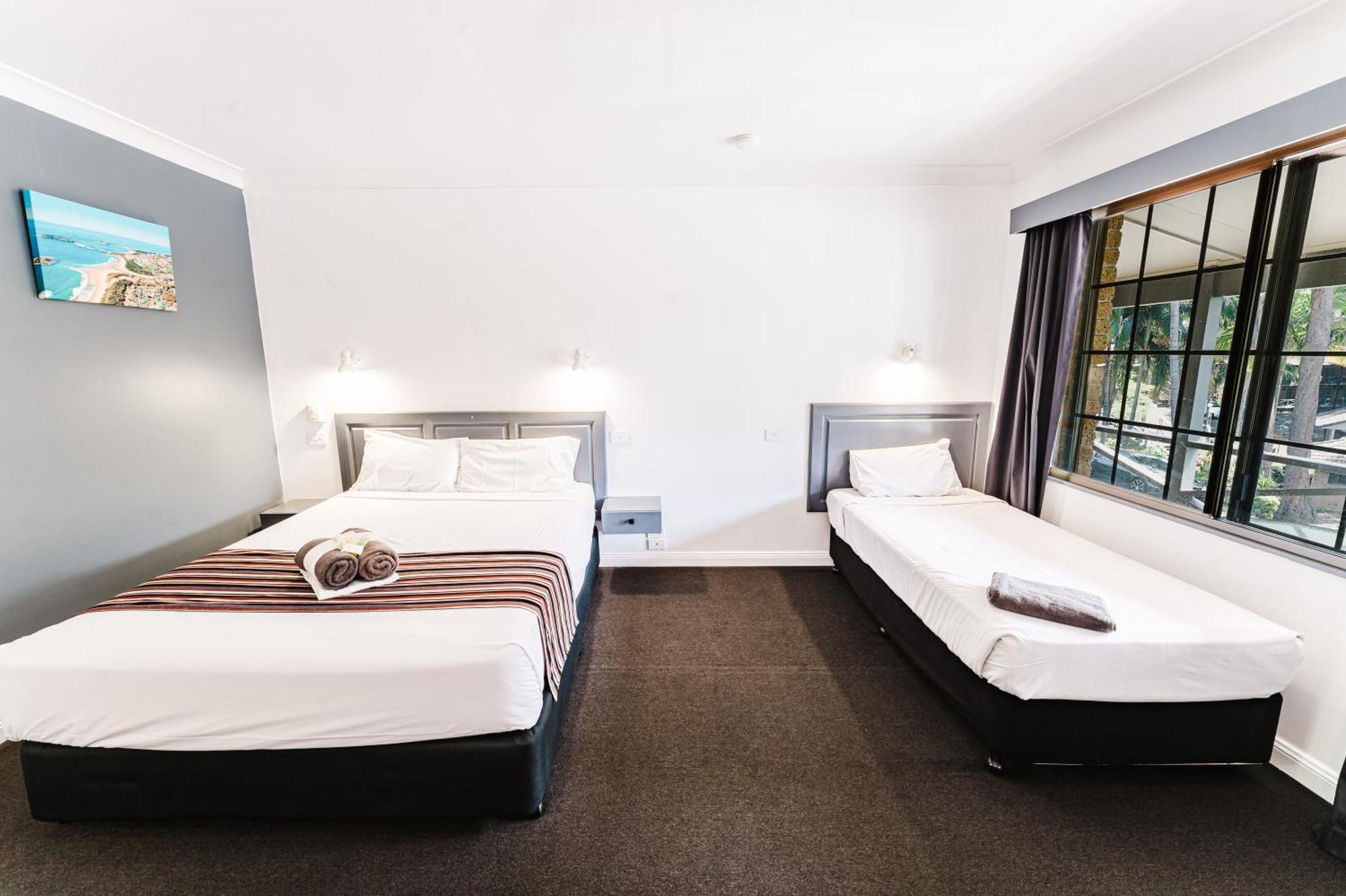 Country 2 Coast Motor Inn Κοφς Χάρμπουρ Εξωτερικό φωτογραφία