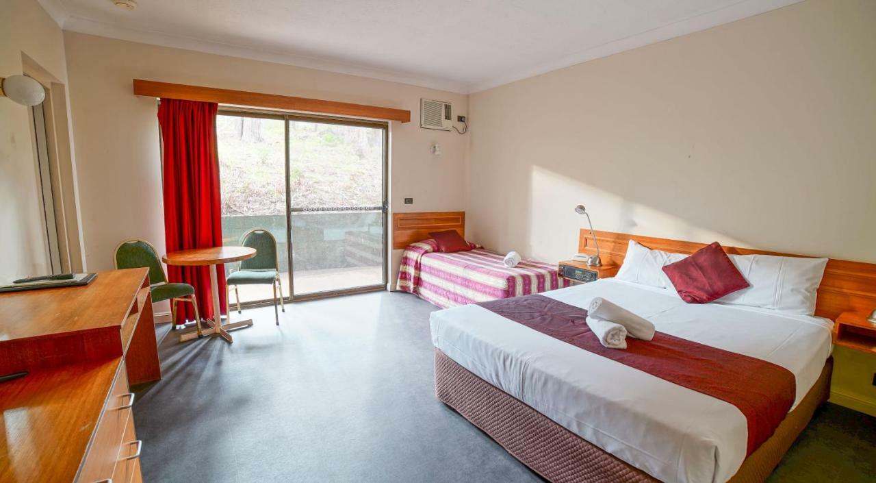 Country 2 Coast Motor Inn Κοφς Χάρμπουρ Εξωτερικό φωτογραφία